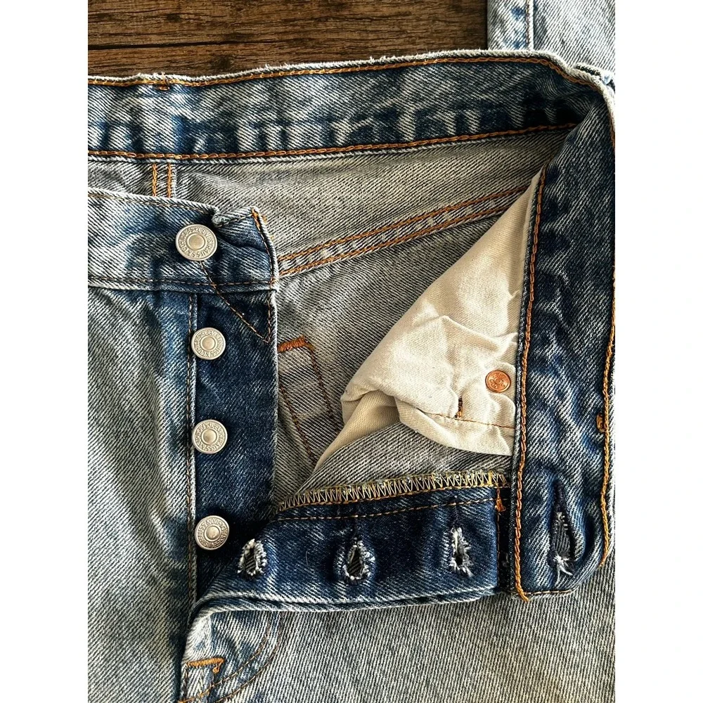 Vintage 1990s Levi's 501 Distressed Light Wash Jeans USA 30x29